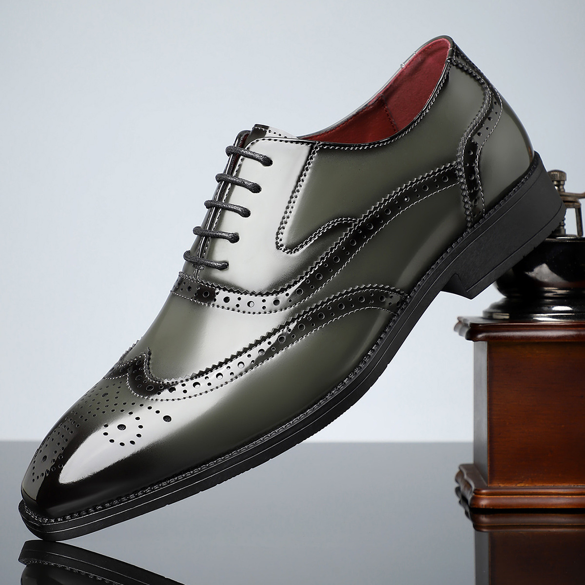 Elegant Wingtip Brogue Men's Dress Shoes with Cushioned Insole | Comfortable Black Dress Shoes for Formal Occasions