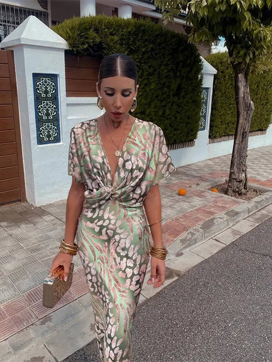 Chic Wrap Dress | Women's Elegant Dress with Adjustable Fit | Versatile Style for Any Occasion