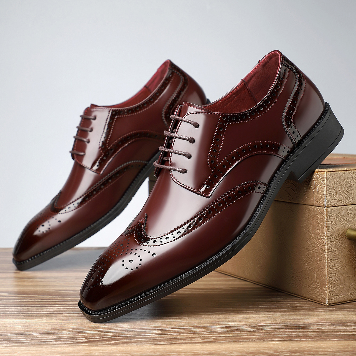 Elegant Wingtip Brogue Men's Dress Shoes with Cushioned Insole | Comfortable Black Dress Shoes for Formal Occasions