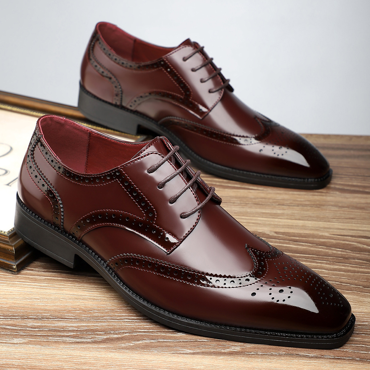 Elegant Wingtip Brogue Men's Dress Shoes with Cushioned Insole | Comfortable Black Dress Shoes for Formal Occasions