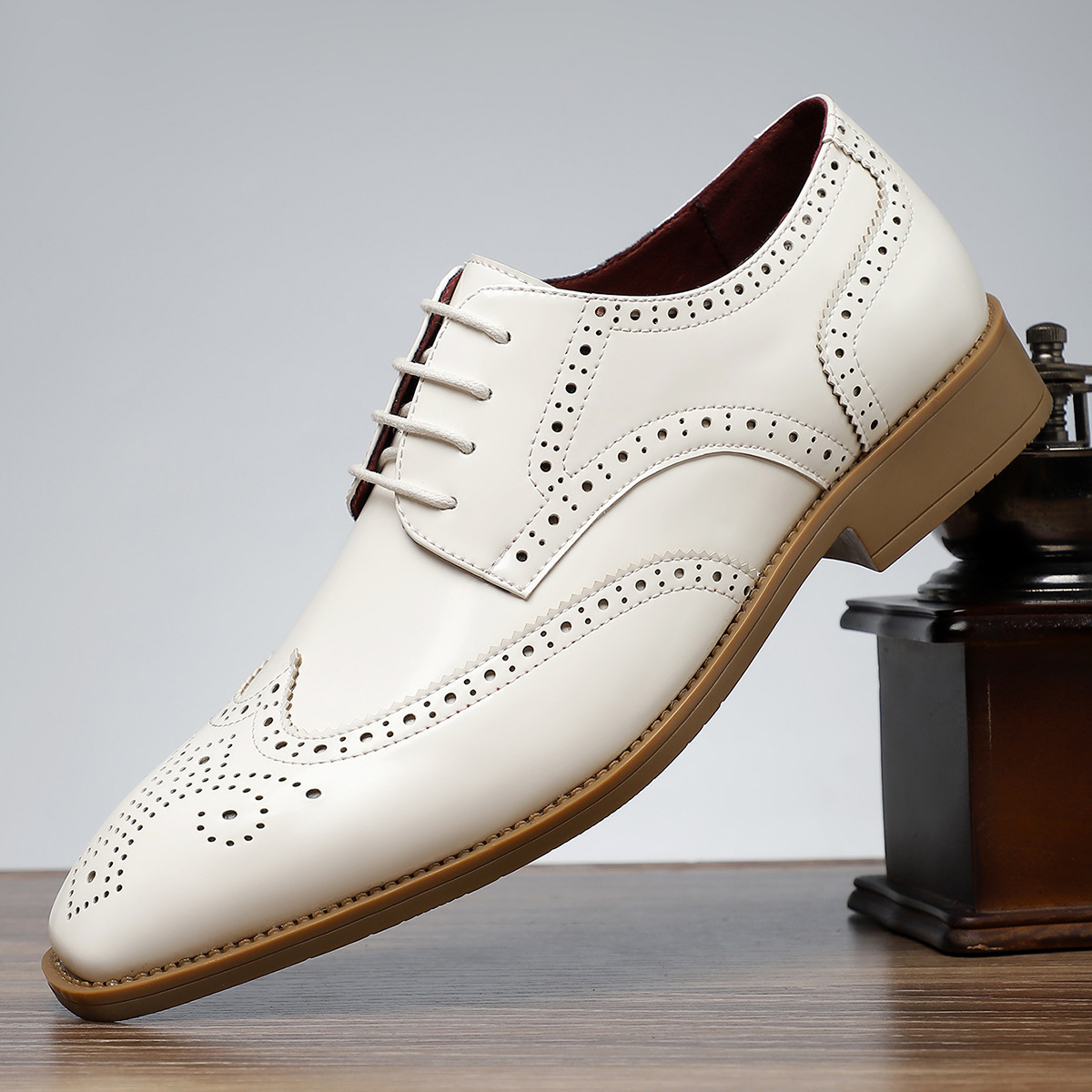 Elegant Wingtip Brogue Men's Dress Shoes with Cushioned Insole | Comfortable Black Dress Shoes for Formal Occasions
